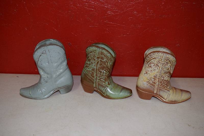 lot 57 image: 3 Frankoma Boots