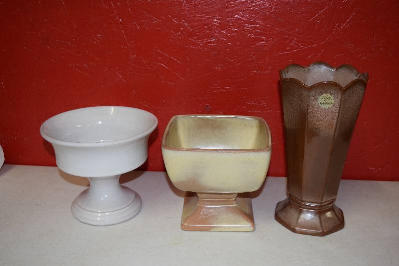 lot 64 image: 3 Frankoma Vases