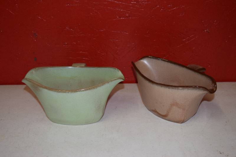 lot 74 image: 2 Frankoma Gravy Boats