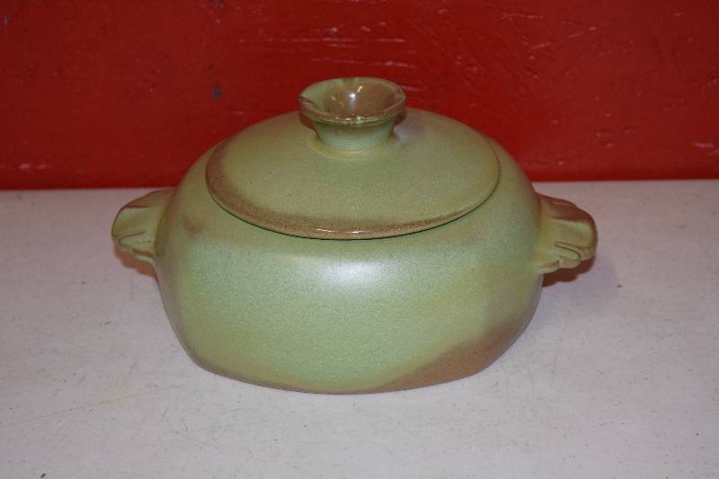 lot 76 image: Frankoma Plainsmen Bean Pot