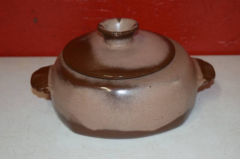 lot 79 image: Frankoma Plainsmen Bean Pot