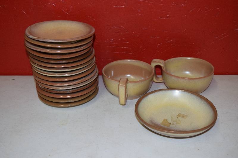 lot 83 image: Frankoma Lazy Bones Dishes