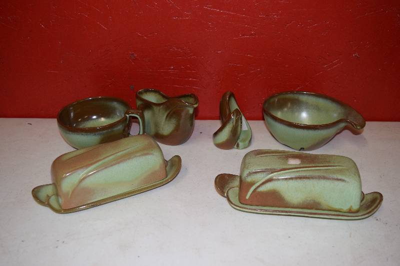 lot 84 image: Frankoma Lazy Bones Dishes