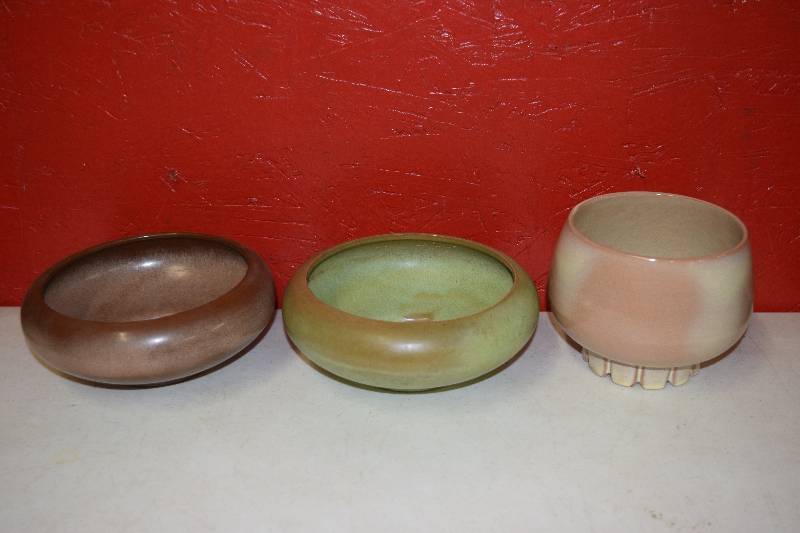 lot 91 image: 3 Frankoma Planters