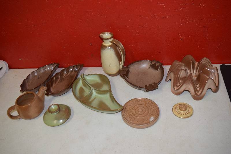 lot 92 image: 10 Pieces Frankoma Pottery