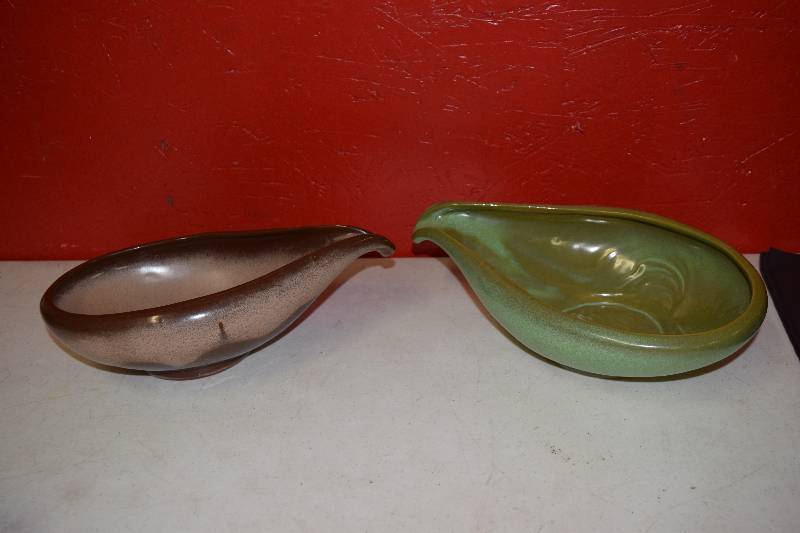 lot 93 image: 2 Frankoma Bowls