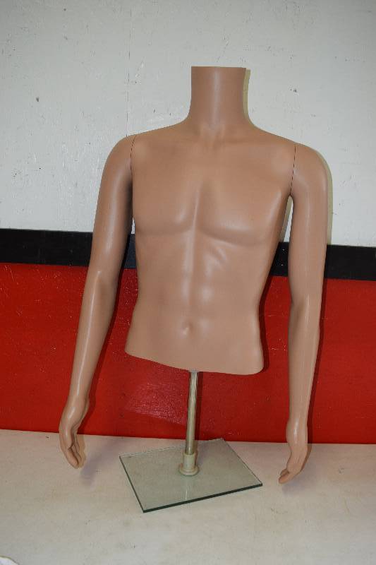 lot 110 image: Male Mannequin