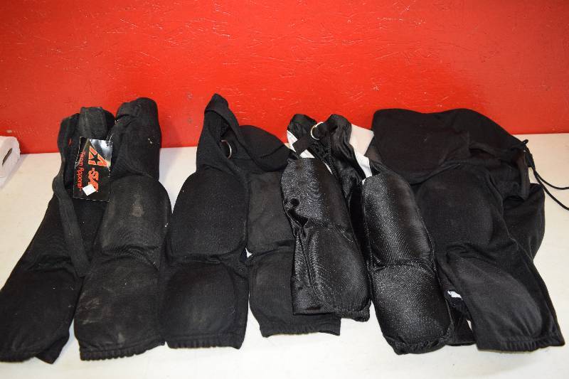 lot 113 image: 4 Pair Youth Football Pants