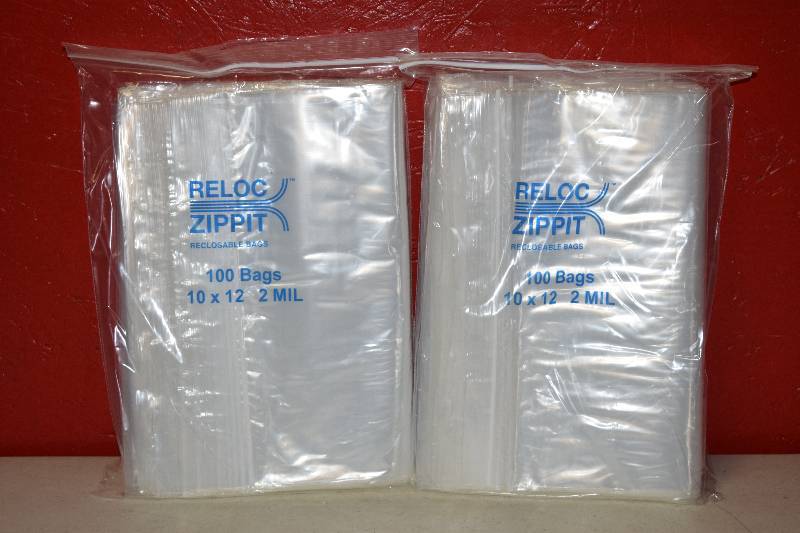 lot 204 image: 200 Reloc Zippit Reclosable Ziplock Type Bags