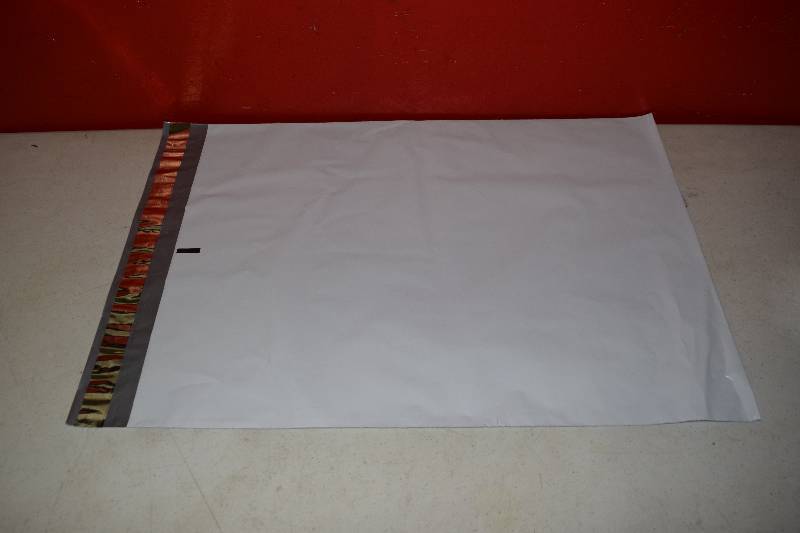 lot 234 image: 100 Poly Mailers