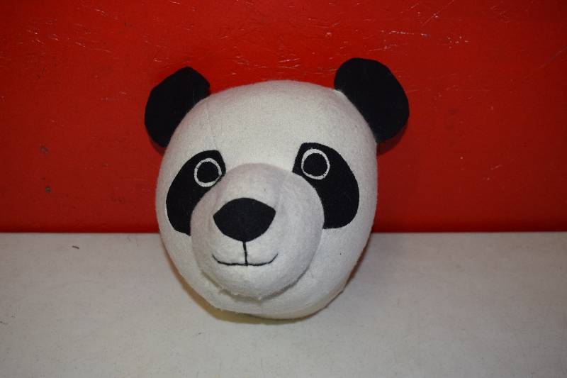 lot 248 image: Panda Head Wall Hanging