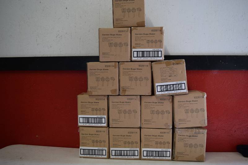 lot 283 image: 14 Cases of 12 Garden Bug Stakes