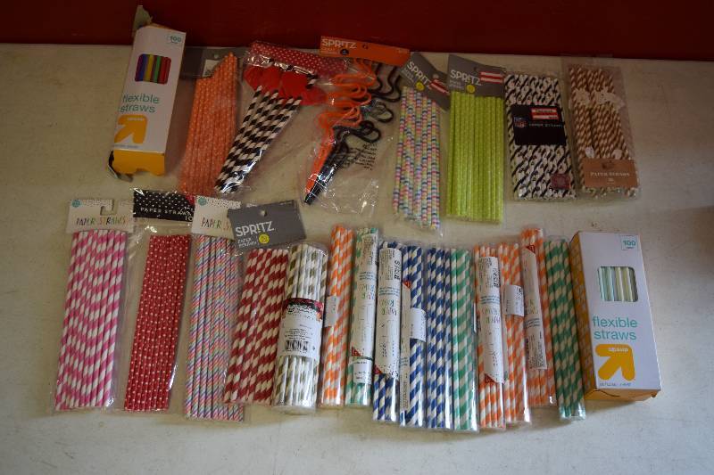 lot 304 image: Straws