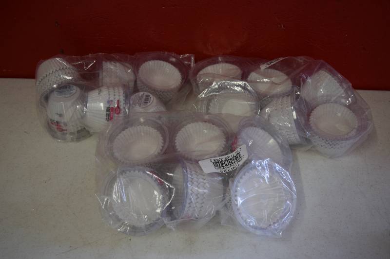 lot 308 image: 18 Packages of 100 Betty Crocker Cupcake Liners