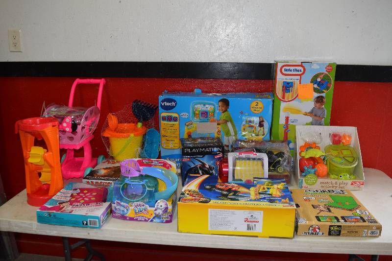 lot 319 image: Toys