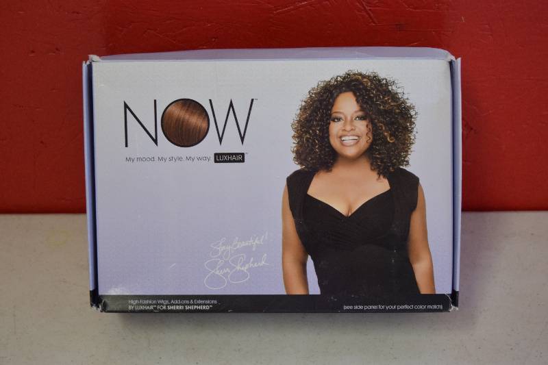 lot 322 image: Luxhair Now Sherri Shepherd Wig