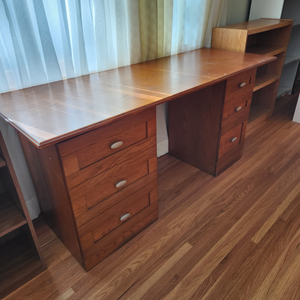 lot 1007 image: 3 pc desk with cabinets 30 x 64 x 23d
