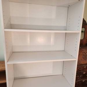 lot 1009 image: White shelf with 4 adjustable shelves 72 x 30 x 12