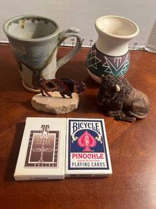 lot 1025 image: Misc Home decor with playing cards