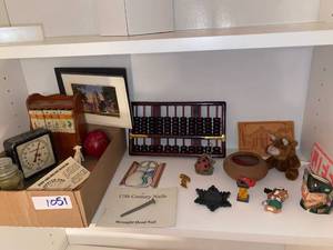 lot 1051 image: Kitchen decor, trinkets, figurines, photo