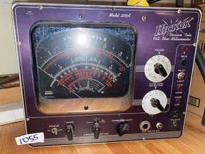 lot 1055 image: Radio - Hickok model 209A