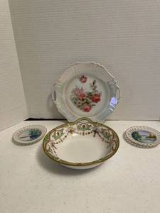 lot 1074 image: Decorative dishes