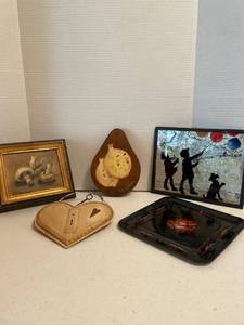 lot 1083 image: Decorative wall art and vintage Russian, hand painted tray