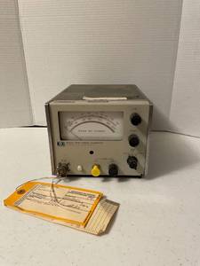 lot 1116 image: 8900B Peak power calibrator