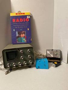 lot 1149 image: Heathkit Monitor scope, build your own radio kit, inspirational quotes calendar, travel clock and flashlight