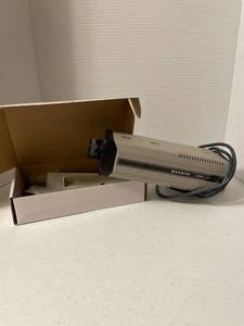 lot 1153 image: Vintage Sanyo video camera