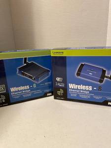 lot 1158 image: Two ethernet Bridges one is wireless - G and one is wireless-B new in box