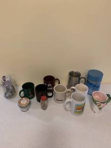 lot 1205 image: Thermos, cakecookie decorator and coffee mugs