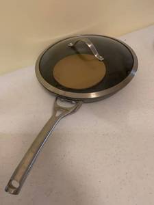 lot 1212 image: Calphalon 12 inch skillet with lid
