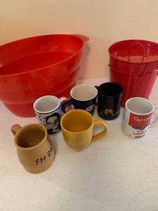 lot 1228 image: Ice bucket, tin and coffee mugs