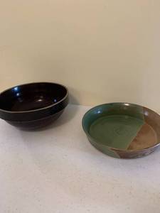 lot 1301 image: Bowl and pie dish