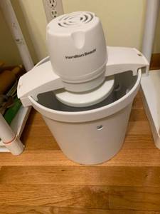 lot 1313 image: Hamilton Beach Ice cream maker