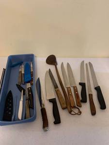 lot 1324 image: Mostly knives