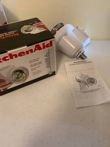 lot 1326 image: Kitchen Aid slicer shredder attachment