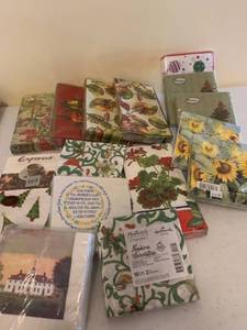 lot 1331 image: Paper napkins