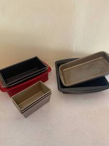lot 1335 image: Baking loaf pans