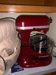 lot 1368 image: KitchenAid mixer