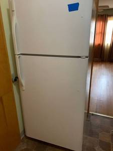 lot 1400 image: Kenmore refrigerator 66x30x30 works good