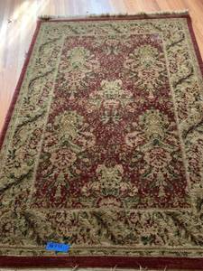 lot 1403 image: Shaw area rug 66x45