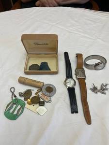 lot 1902 image: Mens jewelry
