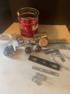 lot 3025 image: Miscellaneous garage items