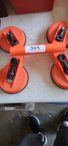 lot 3105 image: 4 in 1 Quad suction cup big size