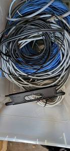 lot 3127 image: Cords,Realistic Citizens Band transceiver, 16 Channel scanning radio, tote