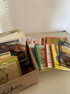 lot 3233 image: Cookbooks