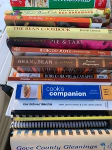 lot 3239 image: Cookbooks including Cooks Companion