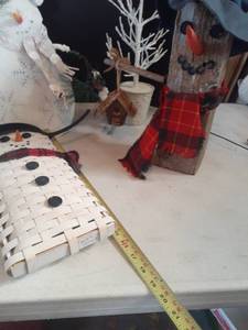 lot 3302 image: Christmas Decor. Snowmen and tree